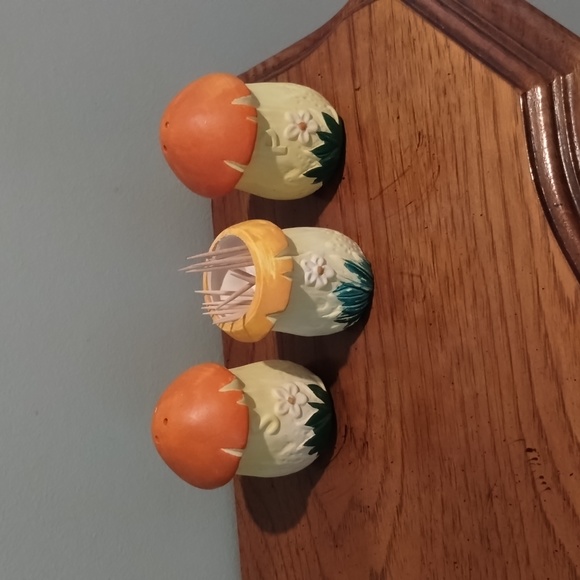 Mushroom Salt & Pepper Set - Picture 2 of 8